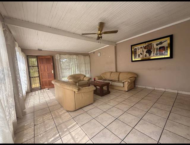 3 BEDROOM HOUSE FOR SALE IN VANDERBIJLPARK CE 2